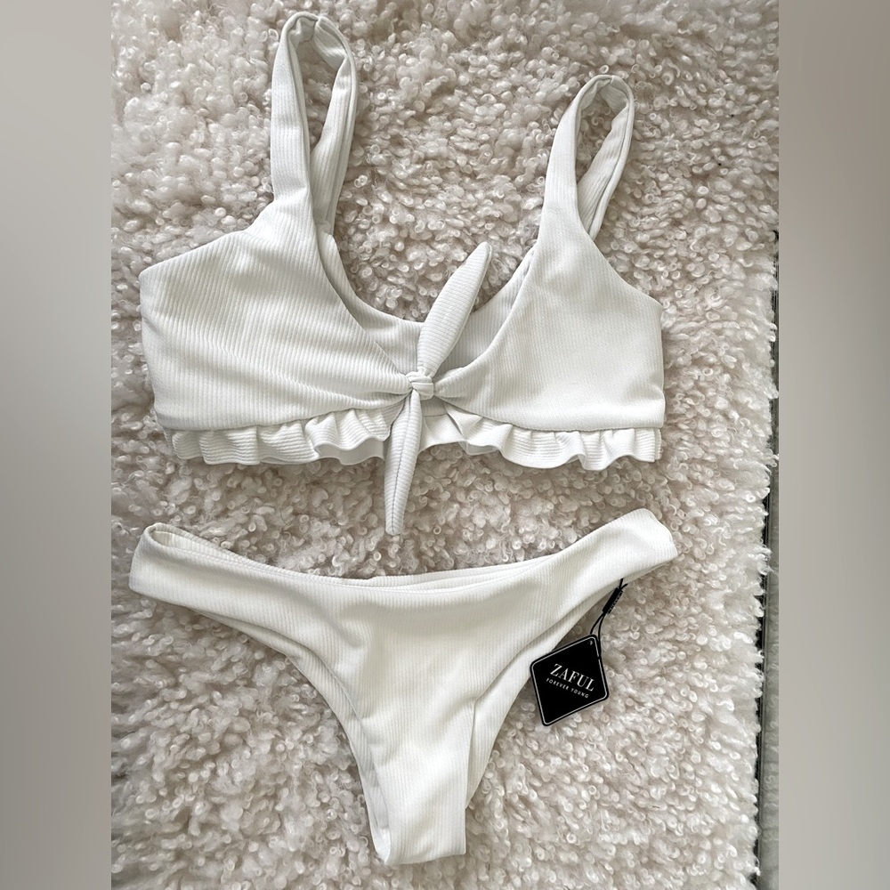 Zaful white ribbed ruffle bikini